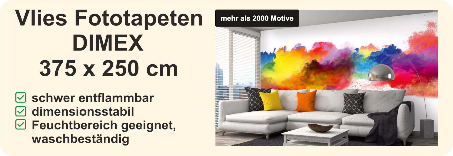 „Wohnzimmer mit weißem Sofa und farbenfroher DIMEX Vlies-Fototapete in abstraktem Design – modernes Ambiente mit über 2000 Motiven zur Auswahl.“