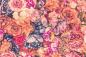 Preview: Vlies-Fototapete MS-5-1288 – Draufsicht auf florales Dessin mit warmen Farbtönen, Format 375 × 250 cm, brillante Druckqualität.