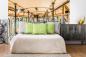 Preview: MS-5-2918 als Wandtapete in modernem Interieur; Retro-Design mit räumlicher Tiefe und Vintage-Charme