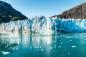 Preview: Detailansicht Vlies-Fototapete MS-5-3087 – Eisstruktur mit kristallklaren Rissen und frostiger Tiefe