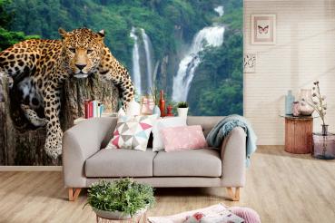 „Tiermotiv-Fototapete MS-5-0591 als Blickfang im Wohnzimmer – lebendige Farben und räumliche Tiefe“