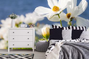 Fototapete MS-5-1373 mit Blumenmotiv – stimmungsvolle Raumansicht im Querformat, dekorativ verlegt auf großer Wandfläche.