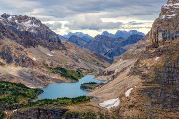 Vlies-Fototapete MS-5-1804 mit alpinem Bergmotiv – Format 375 × 250 cm, brillante Farben, klare Linien, Naturpanorama in XX