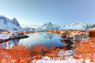 Vlies-Fototapete MS-5-1810 mit alpinem Bergmotiv – Format 375 × 250 cm, brillante Farben, klare Linien, Naturpanorama in XX