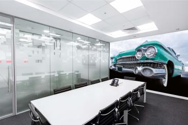 MS-5-2754 als Wandtapete in modernem Interieur; Retro-Design mit räumlicher Tiefe und Vintage-Charme