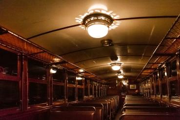 Vlies-Fototapete MS-5-2887 in Draufsicht; Retro-Motiv mit geometrischem Design und nostalgischer Farbwirkung