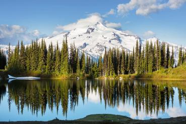 Vlies-Fototapete MS-5-3035 mit alpinem Bergmotiv – Format 375 × 250 cm, brillante Farben, klare Linien, Naturpanorama in XX