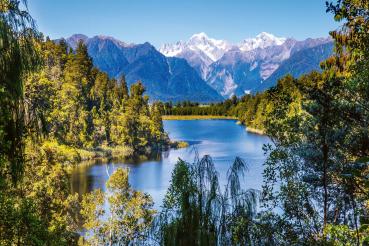 Vlies-Fototapete MS-5-3109 mit alpinem Bergmotiv – Format 375 × 250 cm, brillante Farben, klare Linien, Naturpanorama in XX