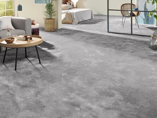 Vorwerk Lyrica 5X84 verlegt in modernem Wohnraum; elegante Teppichfläche mit harmonischer Raumwirkung und wohnlicher Atmosphäre