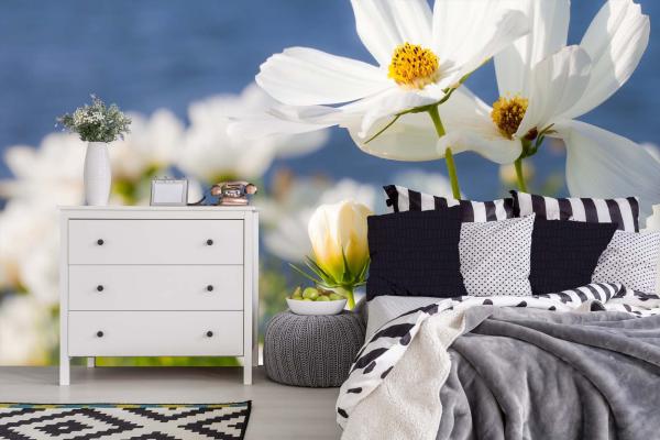 Fototapete MS-5-1373 mit Blumenmotiv – stimmungsvolle Raumansicht im Querformat, dekorativ verlegt auf großer Wandfläche.