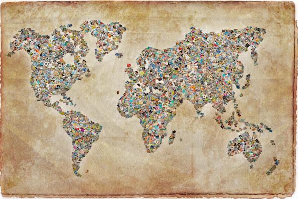 „Fototapete MS-5-1541 mit Weltkarten-Motiv – Draufsicht auf farbenreiche Kartengrafik in XXL“