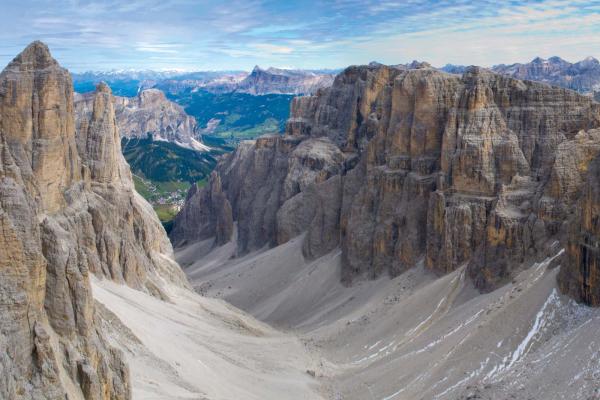 Vlies-Fototapete MS-5-1633 mit alpinem Bergmotiv – Format 375 × 250 cm, brillante Farben, klare Linien, Naturpanorama in XX