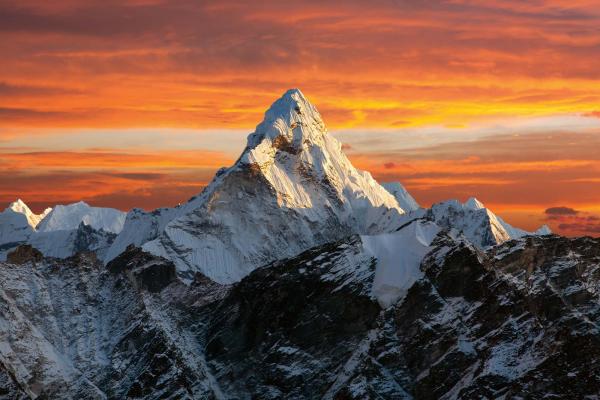 Vlies-Fototapete MS-5-1643 mit alpinem Bergmotiv – Format 375 × 250 cm, brillante Farben, klare Linien, Naturpanorama in XX
