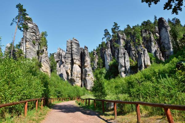 Vlies-Fototapete MS-5-1663 mit alpinem Bergmotiv – Format 375 × 250 cm, brillante Farben, klare Linien, Naturpanorama in XX