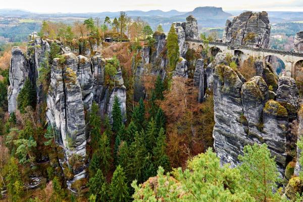 Vlies-Fototapete MS-5-1664 mit alpinem Bergmotiv – Format 375 × 250 cm, brillante Farben, klare Linien, Naturpanorama in XX