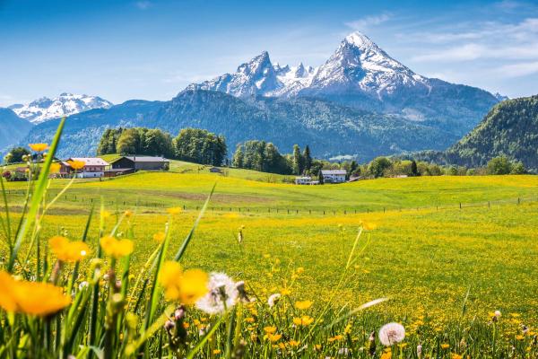 Vlies-Fototapete MS-5-1712 mit alpinem Bergmotiv – Format 375 × 250 cm, brillante Farben, klare Linien, Naturpanorama in XX