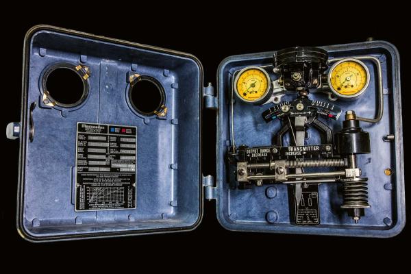 Vlies-Fototapete MS-5-2120 in Draufsicht; Retro-Motiv mit geometrischem Design und nostalgischer Farbwirkung