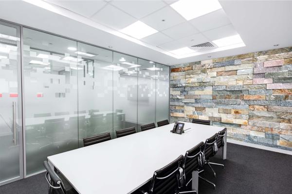Wohnraum mit Vlies-Fototapete MS-5-2403 – rustikale Holzoptik als stilvolle Wandgestaltung