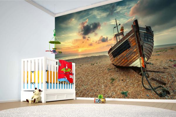 Fototapete MS-5-2780 „Boote & Schiffe“ als Wanddekoration in modernem Wohnraum; stimmungsvolles Hafenmotiv mit räumlicher Tiefe