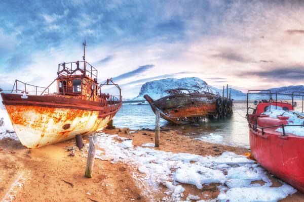 Fototapete MS-5-2781 „Boote & Schiffe“ als flache Draufsicht; maritimes Motiv mit Masten und Sonnenuntergang in warmen Farben