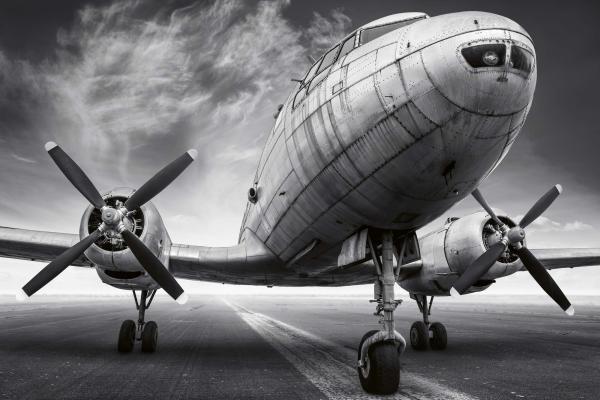 „Fototapete MS-5-2833 mit Luftfahrt-Motiv – Draufsicht auf Flugzeugdesign in brillanten Farben“