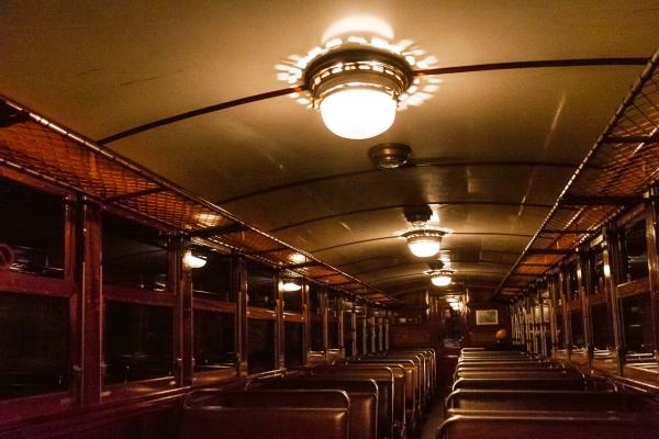 Vlies-Fototapete MS-5-2887 in Draufsicht; Retro-Motiv mit geometrischem Design und nostalgischer Farbwirkung