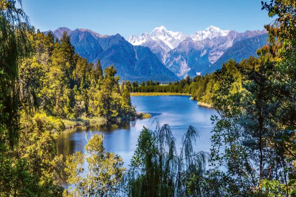 Vlies-Fototapete MS-5-3109 mit alpinem Bergmotiv – Format 375 × 250 cm, brillante Farben, klare Linien, Naturpanorama in XX