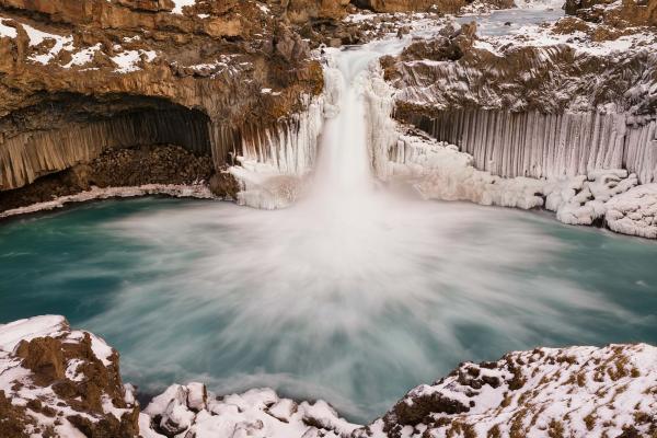 Detailansicht der Vlies-Fototapete MS-5-3184 mit Wasserfall-Motiv in XXL