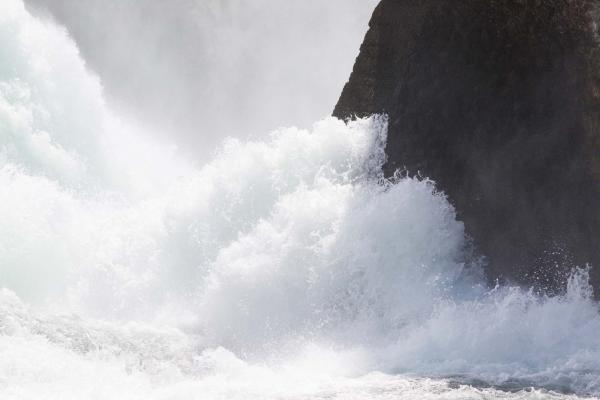Detailansicht der Vlies-Fototapete MS-5-3196 mit Wasserfall-Motiv in XXL